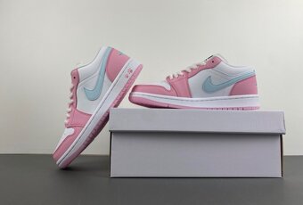 Jordan 1 Low SE Paw Print Pink Foam (Women's) - 4