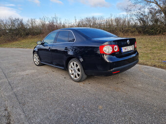 Volkswagen Jetta 2.0 TDi 103kW M6 - 4