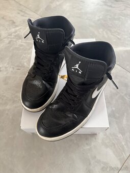 AIR JORDAN 1 MID - 4