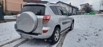 Toyota RAV4 2.2l D-4D 150 Lux Top stav Kúpené v SR - 4