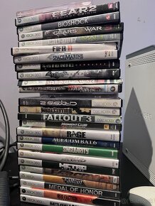 Xbox 360 2x ovládač prehráva napálené hry 30x hra - 4