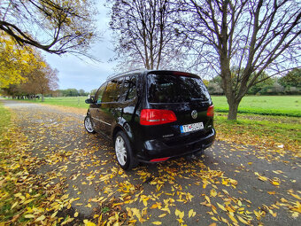 VOLKSWAGEN TOURAN 2,0 TDI HIGHLINE - 4