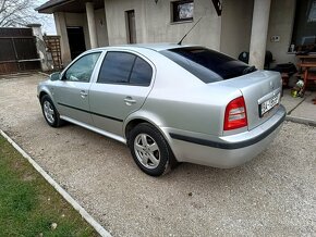 Škoda Octavia 1.9tdi MÁLO KM - 4