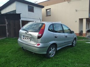 Nissan Almera Tino 2.2D - 4