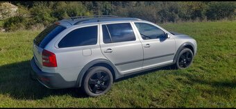 Škoda Octavia Scout - 4