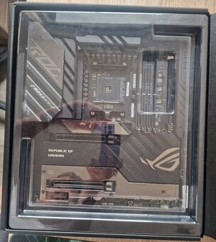 asus rog crosshair VIII EXTREME x570 + ryzen 7 5700g - 4