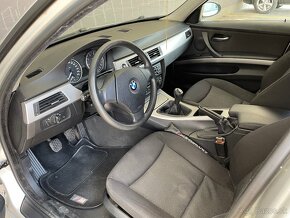 Predám BMW E90 320i - 4