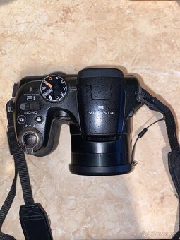 Fujifilm FinePix S1800 - 4