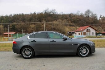 Jaguar XE 2.0 I4D Prestige AT - 4