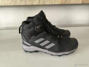 ADIDAS TERREX MID GTX  PC:75EUR  Deti Tenisky Turistika - 4