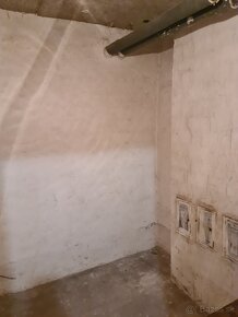 Skladový Priestor - suchý, kúrený Golianova - 10m2 - 4