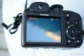 FujiFilm FinePix S1000 - 10 mpx - 4