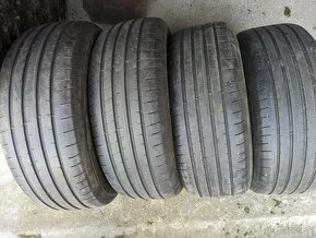 Goodyear eagle F1 235/55 r19 - 4