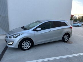 Hyundai i30 combi 1.6 crdi nová STK/Ek - 4