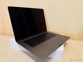 MacBook Air 15 8/256GB grey 100% stav - 4