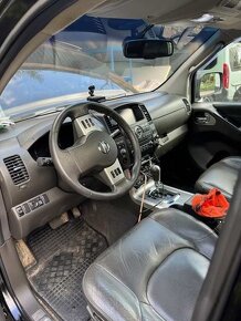 Nissan Navara 3.0 V6 - 4