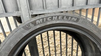 Michelin Pilot Sport 4_245/40 R19   255/40 R19 - 4