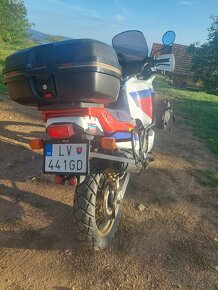 Honda africa twin 750 - 4