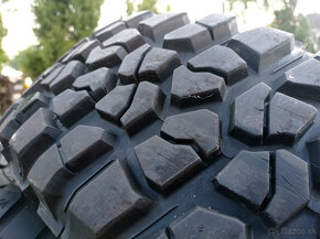 255/75 R17 111/108Q MUD-Terrain T-A KM2 BF Goodrich - 4