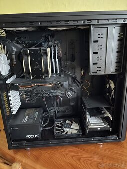 Ryzen 7 3700X, 32GB RAM, GTX2060 8GB, Fractal Arc XL - 4