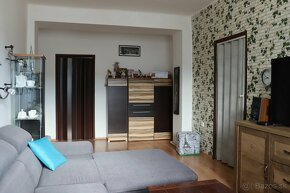  Znížená cena  Na predaj pekný 3 izbový byt v Leviciach - JK - 4