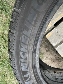 Pneu 245/45 R18 4x=140€ - 4