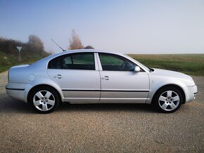 ŠKODA SUPERB 2.0TDI 103KW 140PS XENON NAVI KOŽA ŤAŽNÉ R17 - 4