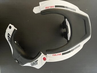 Nový chránič krku Leatt Neckbrace GPX 5.5 - 4