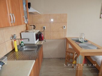 SPEKTRUM REALITY- Na Predaj garsónka, 23 m2 s loggiou , okre - 4