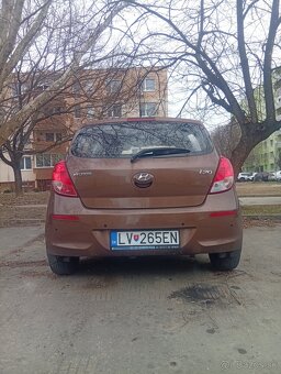 HYUNDAI i20 - 4