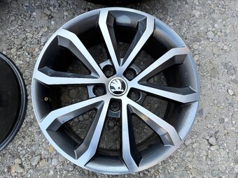 5x112 R17 original Skoda Octavia 3 HAWK - 4