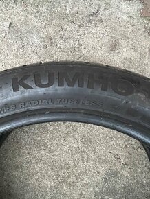 Kumho 245/45 R19 2022 2x=90€ - 4