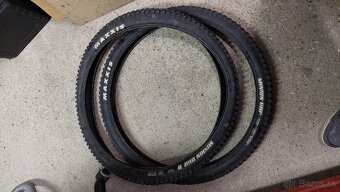 Plaste Maxxis 29x2.3 DHF a DHR II - 4