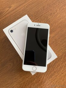 iPhone 7 silver 128 GB - 4