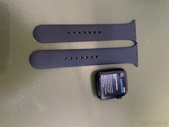 Apple Watch SE 2 (2022) 44mm čierne - 4