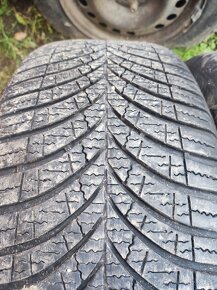 205/55 R16 zimne dva kusy 35€ - 4