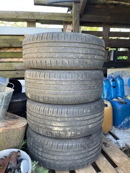 235/55r17  4ks letne pneu Nokian - 4