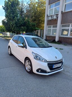 Peugeot 208 1,2 ročník 2018 vo vysokej výbave - 4