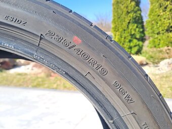 Bridgestone Potenza S001 235/40/19 - 4