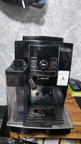 Predám automatický kávovar Delonghi ECAM 25.462b - 4