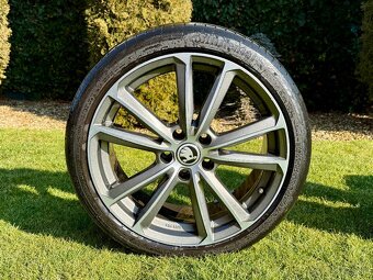 Komplet letnú sadu na Škoda,Vw,Seat,Audi-5x112 225/40 R18. - 4