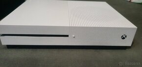 Xbox One S - 4