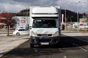 Iveco Daily 35S 3.0d 130kW 04/2011 + vlečka Wiola 2,6t - 4