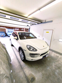 PORSCHE CAYENNE FULL VÝBAVA - 4