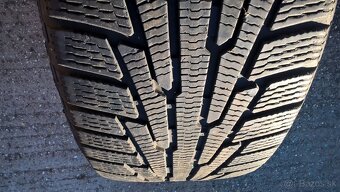 4 ks ZIMA 275/50 R20 113R NOKIAN cca 8 mm  LEN 119,99 €/sada - 4