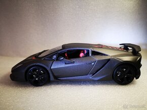 Predám kovový model Lamborghini Sesto Elemento, 1:24 - 4