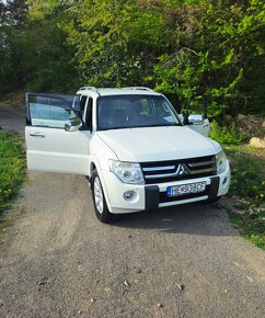 Mitsubishi Pajero IV 3.2 147 kW r.v.2011 - 4