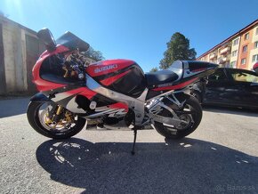 Suzuki GSX-R 1000 K1 - 4