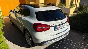 Mercedes Benz GLA - 4