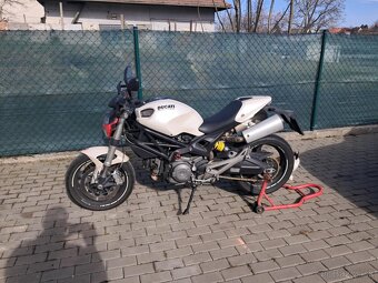 Ducati monster 696.r.v 2009 - 4